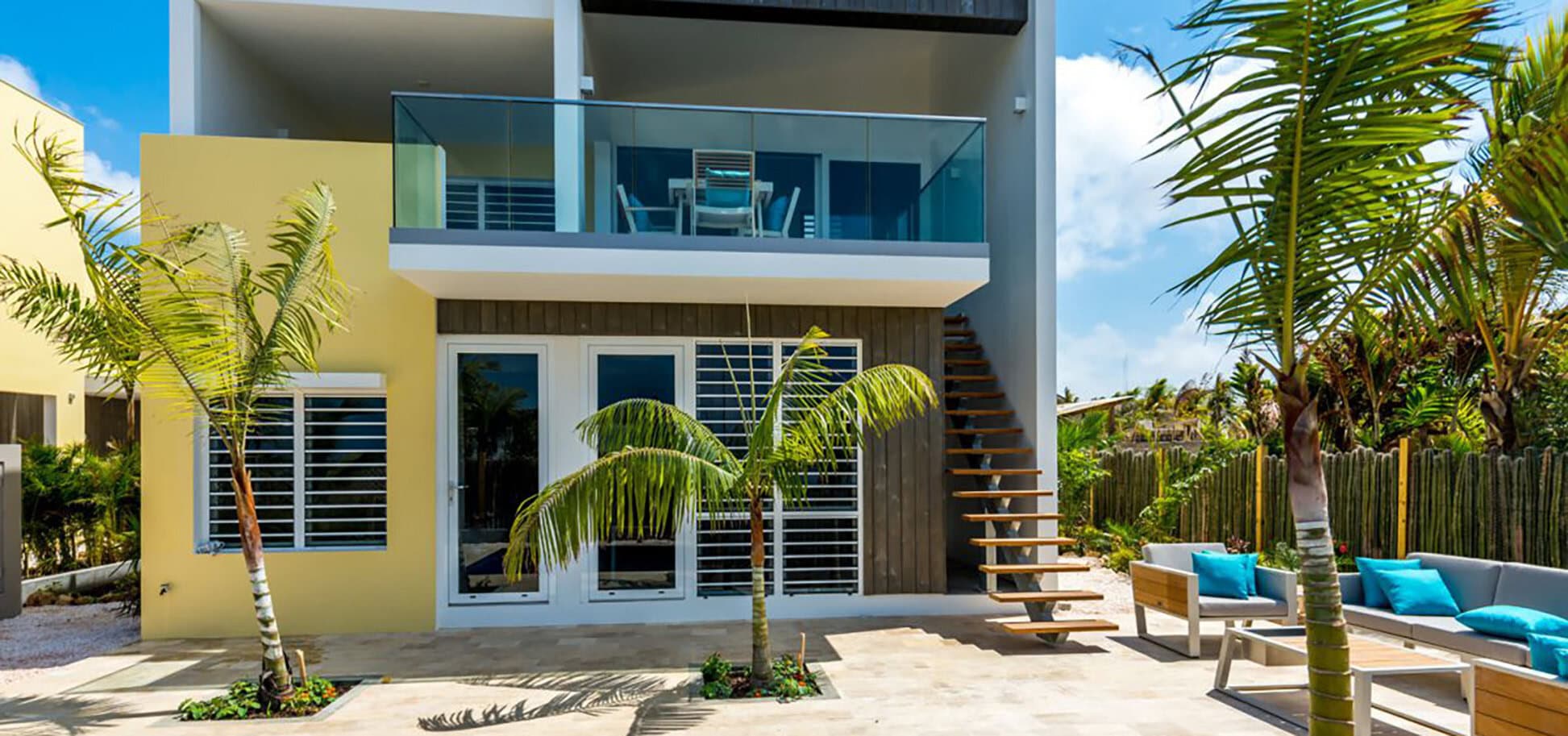 Delfins Beach Resort (Villa & Apartments)